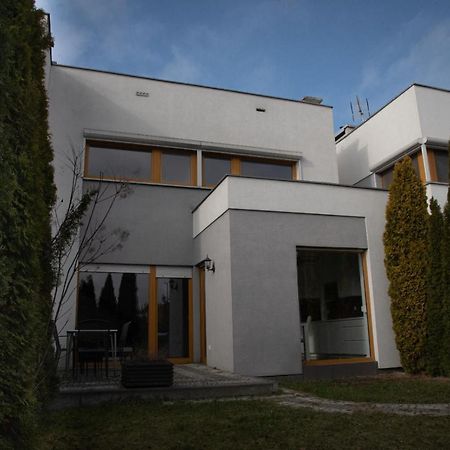 Dom Dabrowka Poznan Apartamento Paledzie Exterior foto