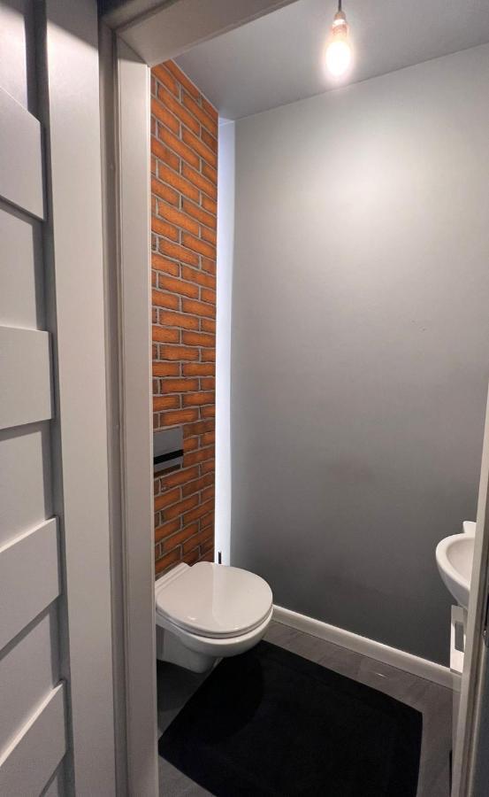 Dom Dabrowka Poznan Apartamento Paledzie Exterior foto