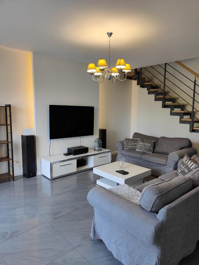 Dom Dabrowka Poznan Apartamento Paledzie Exterior foto